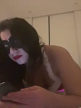 LindaCrouz online show from 13, 12, 2024