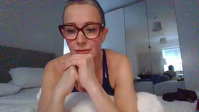 ELEGANT-ARIA36 online show from 13, 1, 2025