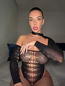 krissiswrld- online show from 7, 4, 2026