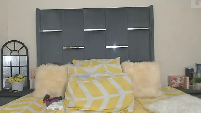 Snapshot of LaCaramellaChocolatia chatting on 8, 1, 2026 LaCaramellaChocolatia online show from 8, 1, 2026