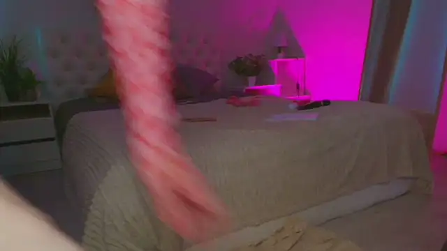  Kira Moon  online show from 13, 3, 2025