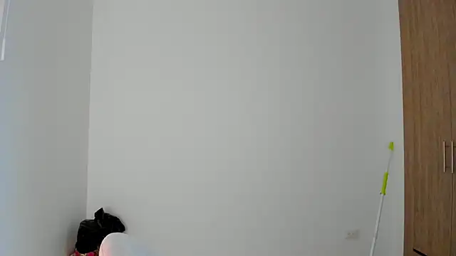 AriaMontgomery online show from 7, 1, 2026