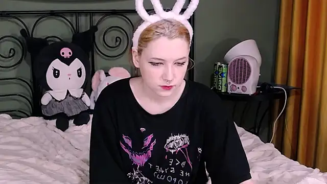 Snapshot of BlackyTea chatting on 23, 12, 2024 BlackyTea online show from 23, 12, 2024