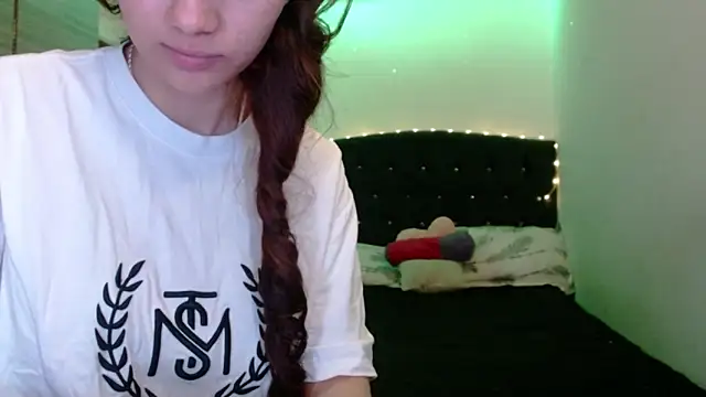 Snapshot of holy_juli chatting on 25, 5, 2026 holy juli online show from 25, 5, 2026