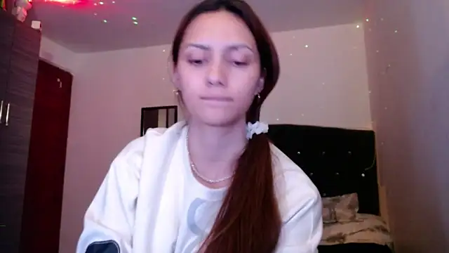 Snapshot of holy_juli chatting on 20, 6, 2026 holy juli online show from 20, 6, 2026