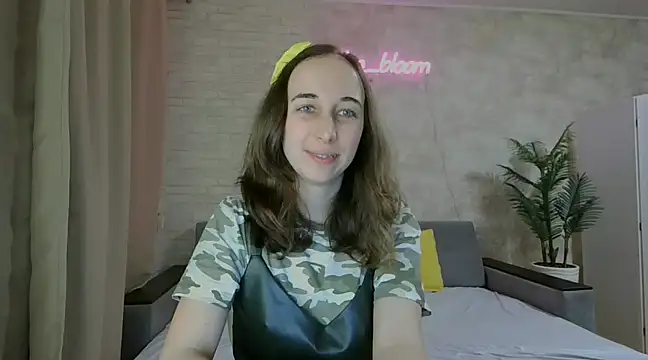 Snapshot of Anika_bloom chatting on 31, 1, 2025 Anika bloom online show from 31, 1, 2025