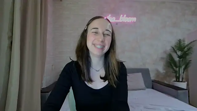 Snapshot of Anika_bloom chatting on 6, 2, 2025 Anika bloom online show from 6, 2, 2025