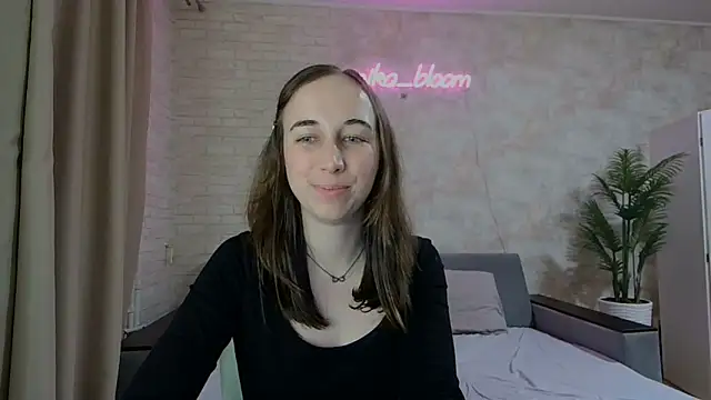 Snapshot of Anika_bloom chatting on 6, 2, 2025 Anika bloom online show from 6, 2, 2025