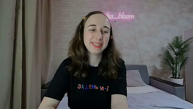 Snapshot of Anika_bloom chatting on 8, 2, 2025 Anika bloom online show from 8, 2, 2025