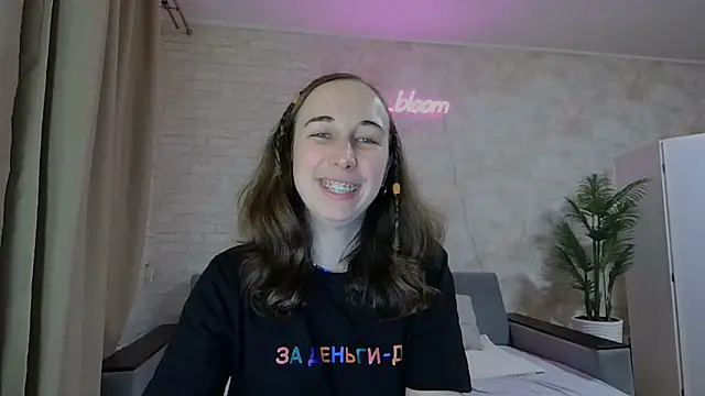 Snapshot of Anika_bloom chatting on 8, 2, 2025 Anika bloom online show from 8, 2, 2025