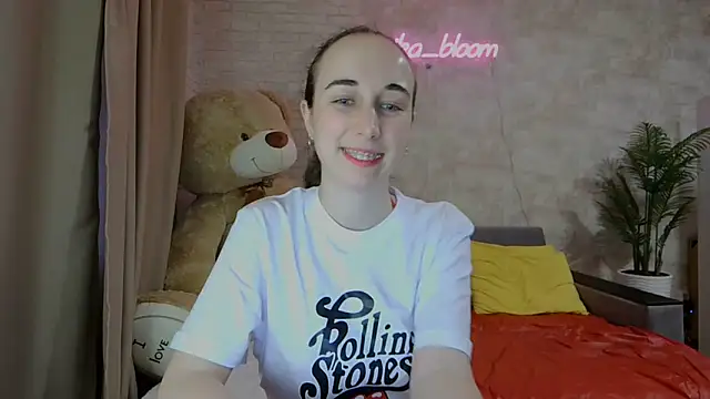 Snapshot of Anika_bloom chatting on 21, 3, 2025 Anika bloom online show from 21, 3, 2025