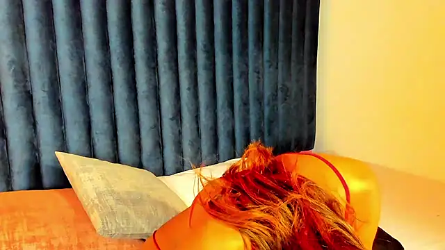 Snapshot of Lily_Miiller chatting on 14, 1, 2025 Lily Miiller online show from 14, 1, 2025