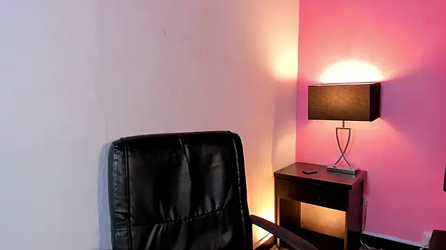 Snapshot of Lily_Miiller chatting on 27, 2, 2025 Lily Miiller online show from 27, 2, 2025