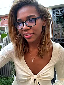 Lily Miiller online show from 14, 12, 2025