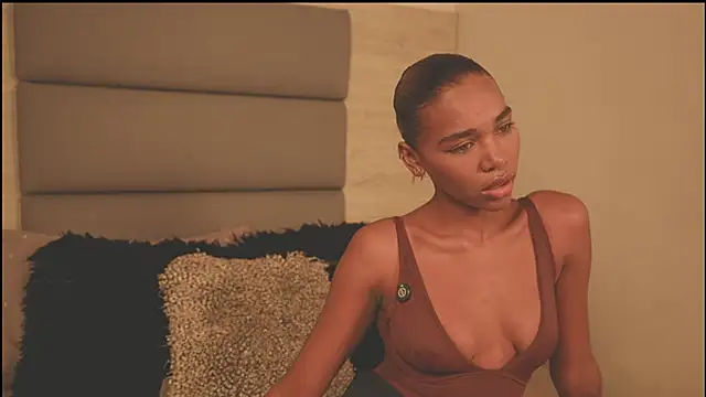 Lily Miiller online show from 15, 2, 2026