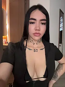Nickiiiii online show from 27, 7, 2026
