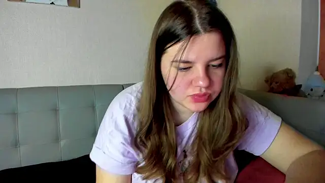 Snapshot of Adeellia chatting on 4, 12, 2024 Adeellia online show from 4, 12, 2024