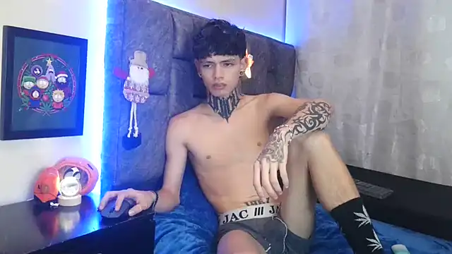 Snapshot of Dan_brownn chatting on 18, 12, 2024 Dan brownn online show from 18, 12, 2024