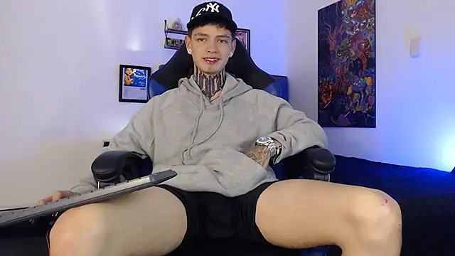 Snapshot of Dan_brownn chatting on 5, 6, 2026 Dan brownn online show from 5, 6, 2026