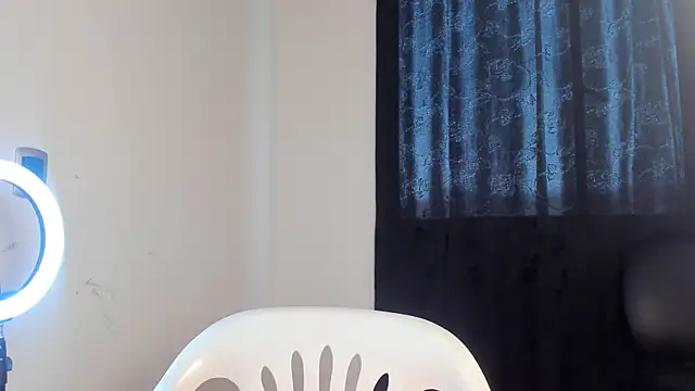 Snapshot of celine_bell20 chatting on 5, 12, 2024 celine bell20 online show from 5, 12, 2024