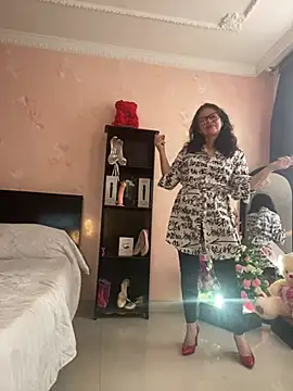 Sharongirl07 online show from 9, 2, 2025