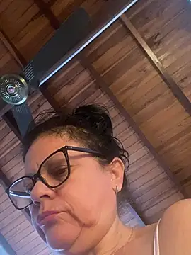 Snapshot of Sharongirl07 chatting on 11, 5, 2026 Sharongirl07 online show from 11, 5, 2026