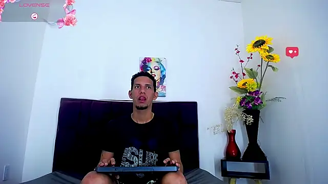 Snapshot of kevin__fox_ chatting on 5, 2, 2025 kevin fox online show from 5, 2, 2025
