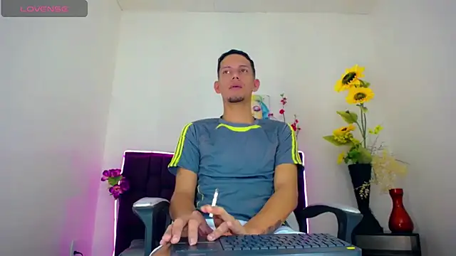 Snapshot of kevin__fox_ chatting on 21, 2, 2025 kevin fox online show from 21, 2, 2025