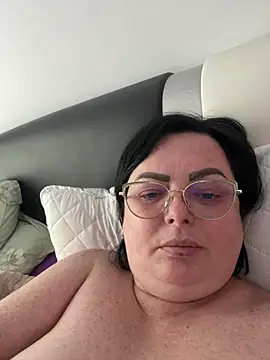 Amandamuller1982 online show from 13, 1, 2025