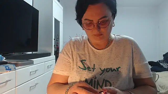 Amandamuller1982 online show from 7, 4, 2026