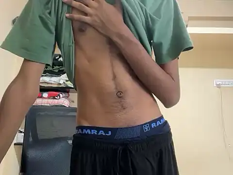 Snapshot of Luffyslim chatting on 10, 9, 2025 Luffyslim online show from 10, 9, 2025