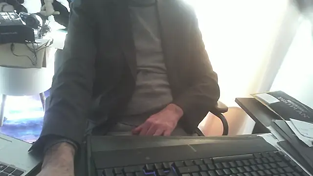 Snapshot of shyfrenchcock1 chatting on 31, 1, 2025 shyfrenchcock1 online show from 31, 1, 2025