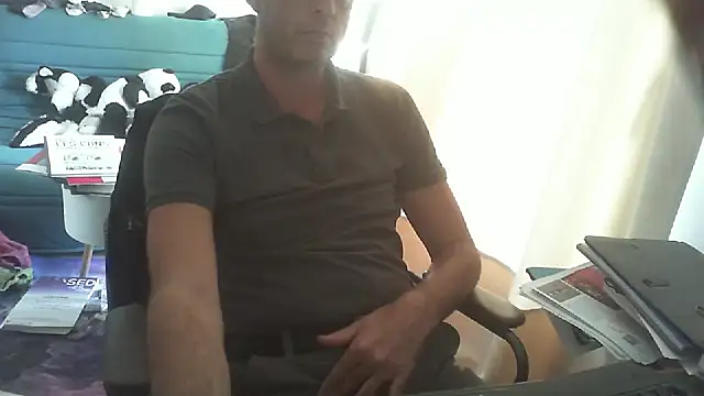 Snapshot of shyfrenchcock1 chatting on 17, 10, 2025 shyfrenchcock1 online show from 17, 10, 2025