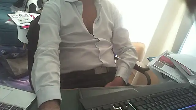 Snapshot of shyfrenchcock1 chatting on 23, 10, 2025 shyfrenchcock1 online show from 23, 10, 2025