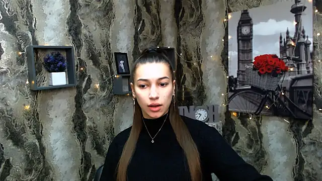 KarolinaRosse  online show from 5, 1, 2025