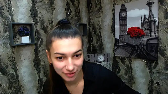 KarolinaRosse  online show from 8, 1, 2025