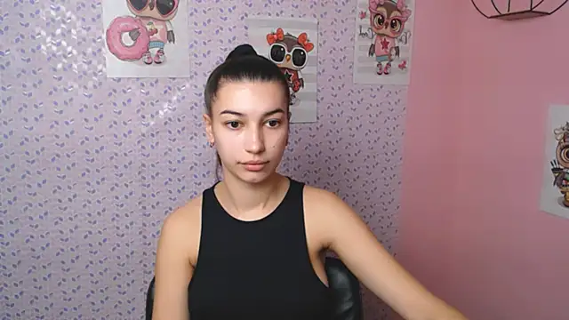 KarolinaRosse  online show from 18, 1, 2025