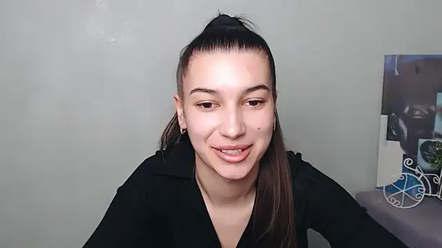 KarolinaRosse  online show from 17, 3, 2025