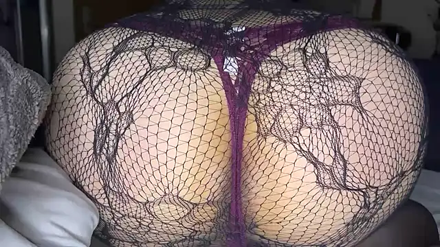 nightrabbit999 online show from 6, 3, 2025