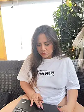 PoliBenett  online show from 7, 1, 2025