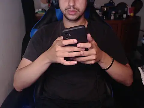 Snapshot of anjonoturno1 chatting on 28, 11, 2025 anjonoturno1 online show from 28, 11, 2025