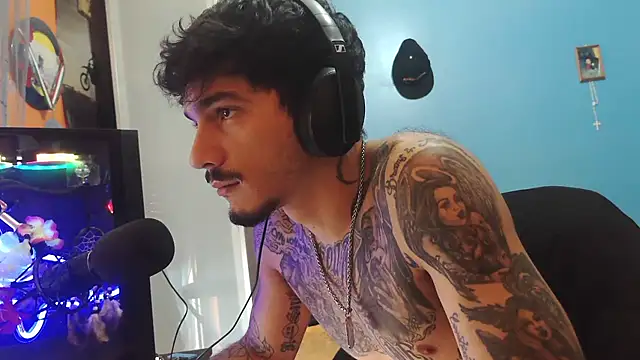 Badboyi1997 online show from 2, 12, 2025