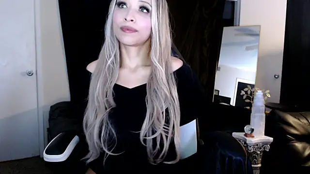 Snapshot of liadivina chatting on 14, 3, 2025 liadivina online show from 14, 3, 2025