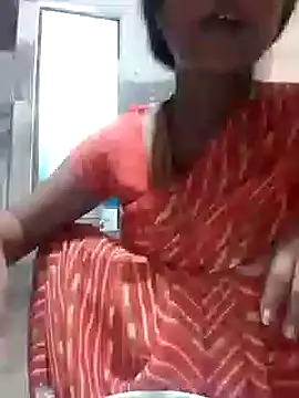 Snapshot of riya_houswife chatting on 24, 12, 2024 riya houswife online show from 24, 12, 2024