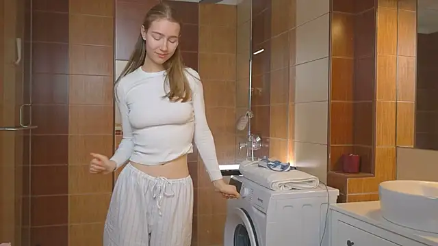 solar bella online show from 3, 1, 2025