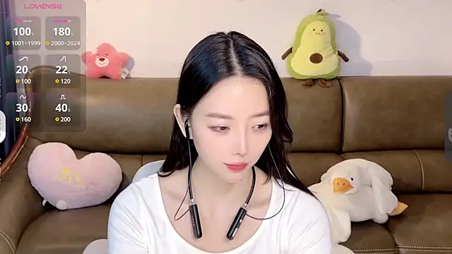 Yilin1999 online show from 29, 12, 2024