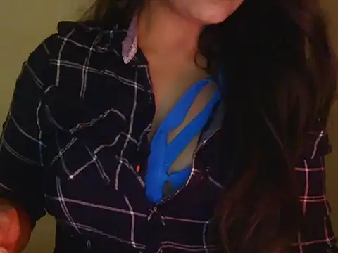 Snapshot of diva-22 chatting on 4, 8, 2026 diva-22 online show from 4, 8, 2026