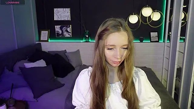 OliviaGentle online show from 8, 2, 2025