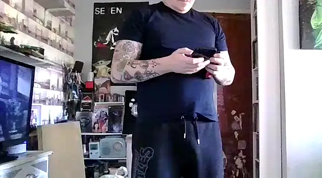 ArcanceTheo82 online show from 3, 1, 2025