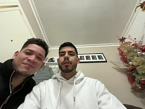 Chicos defiesta online show from 4, 1, 2025